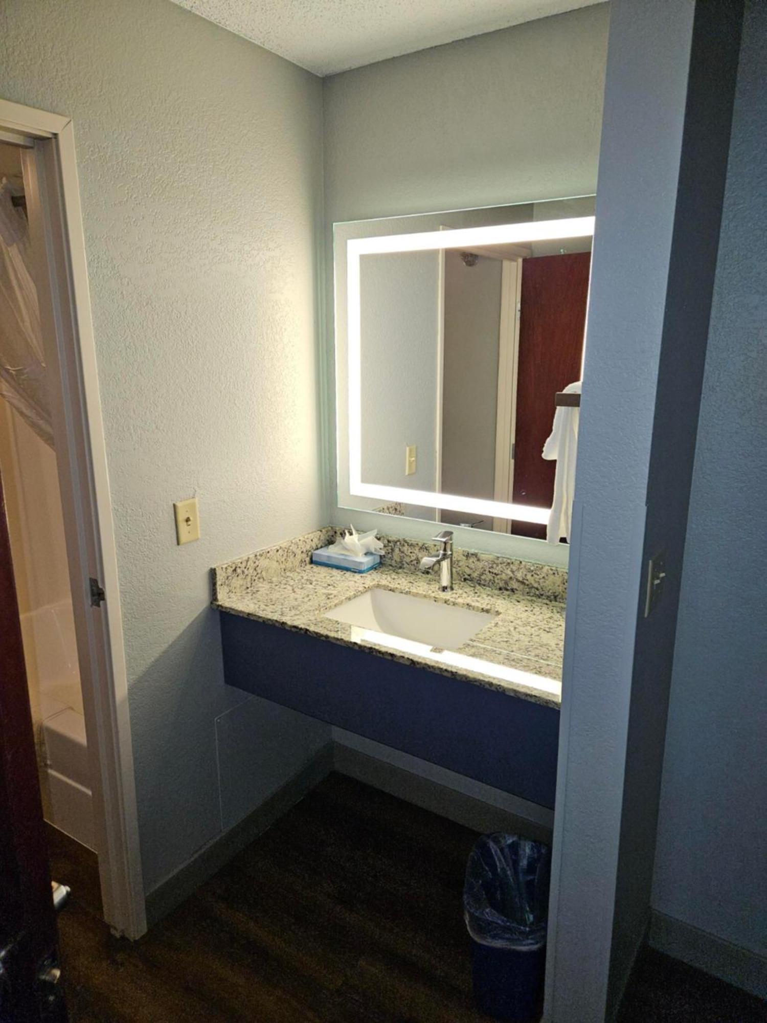 Americinn By Wyndham Mounds View Minneapolis Room photo
